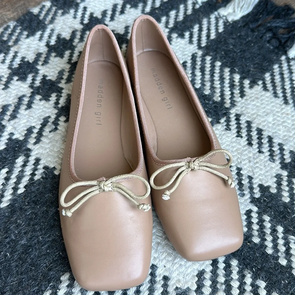 Madden Girl women’s Vinyard Flats brand new!